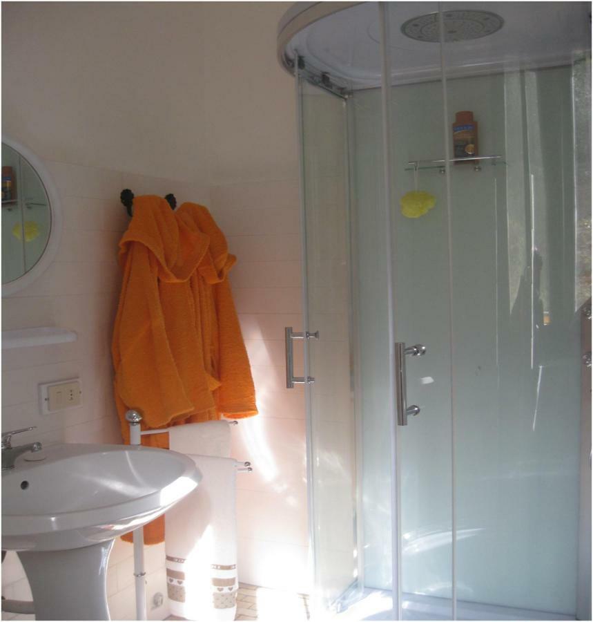 Alloggio Turistico Mooneyes Apartment Castiglione In Teverina Luaran gambar